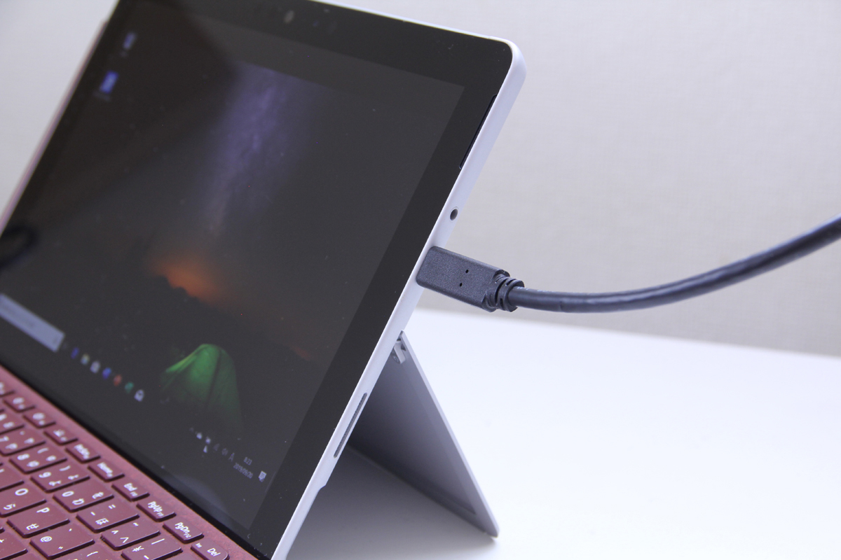 USB Type-C搭載のWindowsノートPC「Surface Go」