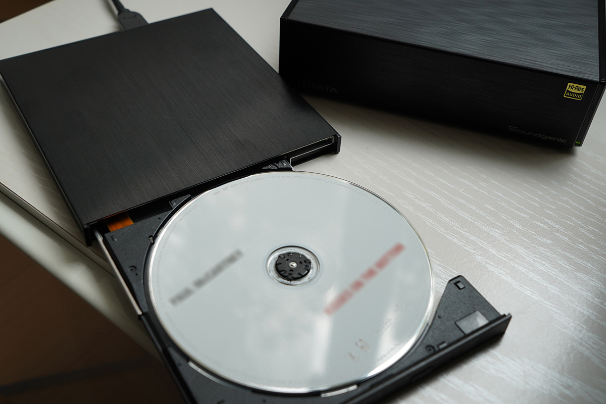 BD/DVDドライブとサウンドジェニックを接続しCDを取り込む