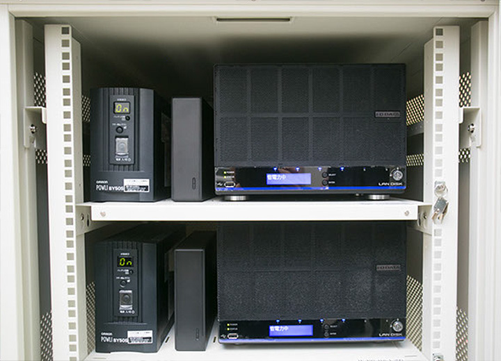 2台のHDL4-H16EXをスタジオ撮影用と学校アルバム用にそれぞれ使用