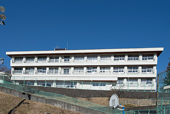 中津川市立神坂小学校