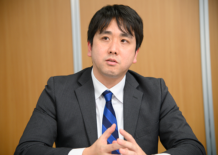 石村 勇二氏