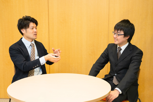 左から、株式会社ぐるなび・鈴木信吾様、株式会社オプティム・村井慶史様