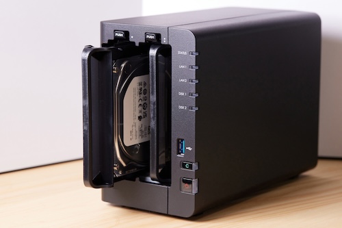 RAID 1とは何か？主な仕組みやメリット・デメリットを詳しく解説