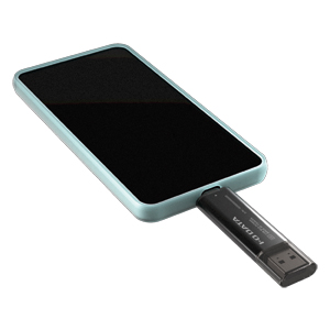 スマホケースをつけたままで使える！