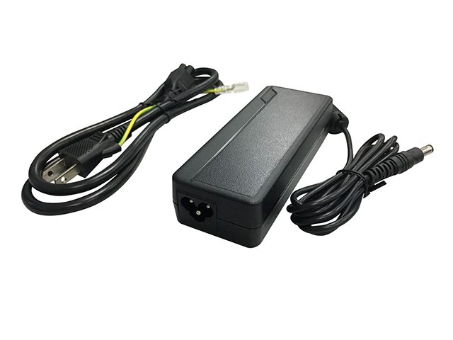 90W Power Adapter Kit　斜め