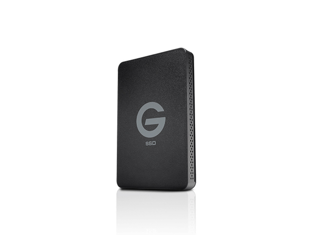 G-DRIVE ev RaW SSD　ドライブ斜め