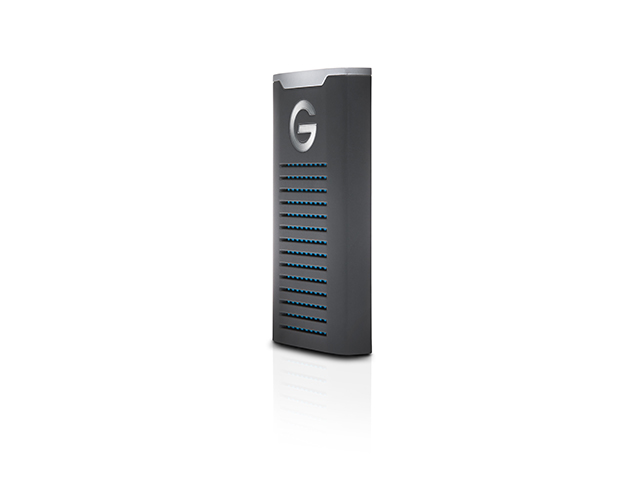 G-Drive Mobile SSD R-Series　左振り斜め