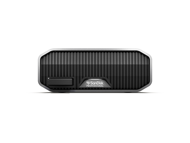 G-DRIVE PROJECT（ECモデル）　正面（PRO-BLADE SSD Mag搭載時）