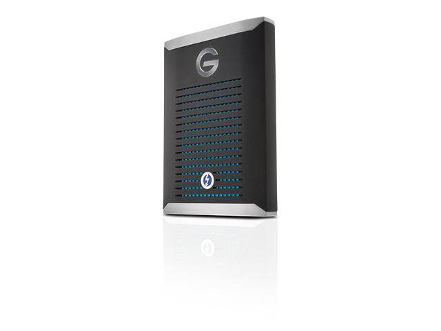 G-DRIVE Pro SSD　左振り斜め