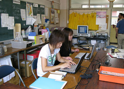 品川区立浜川小学校　｜　本部ルーム全景