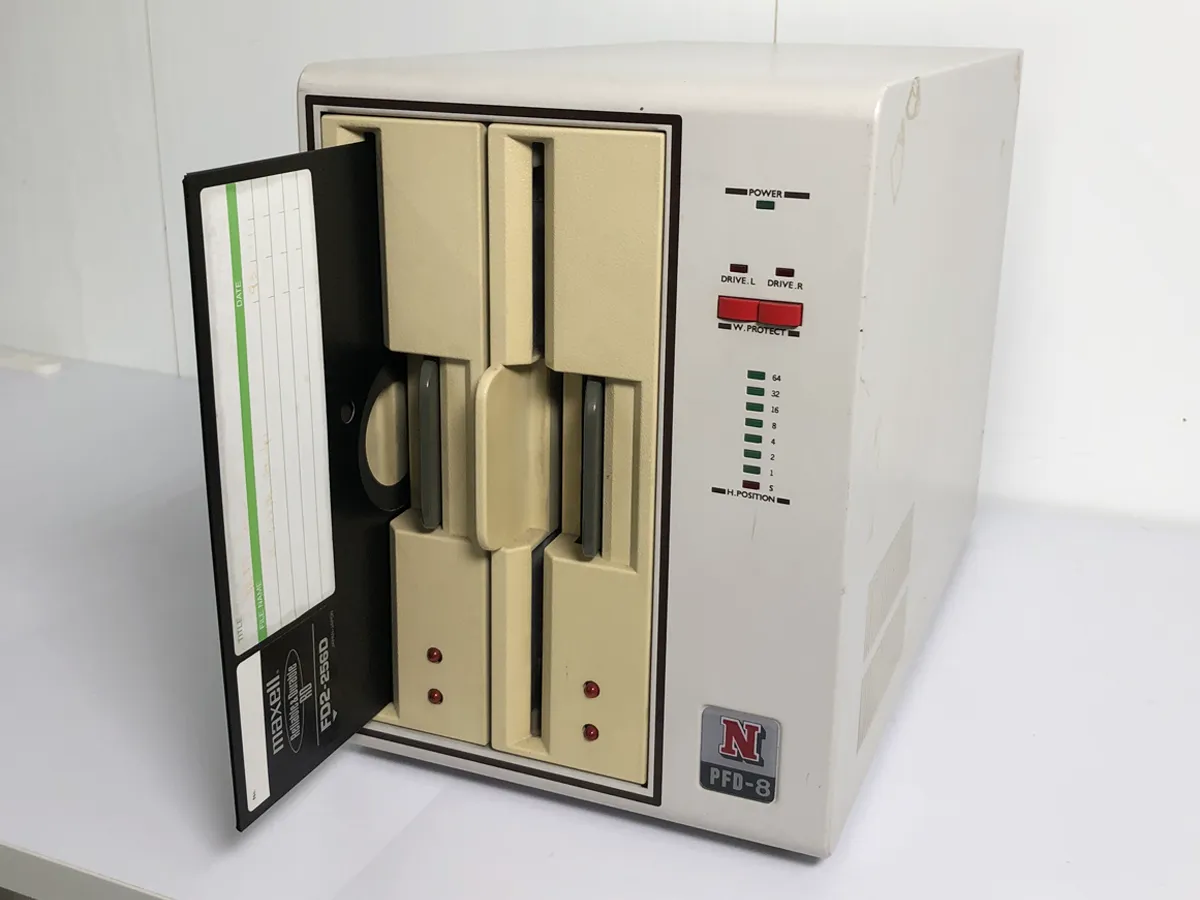 パソコン用8インチフロッピーディスクユニット