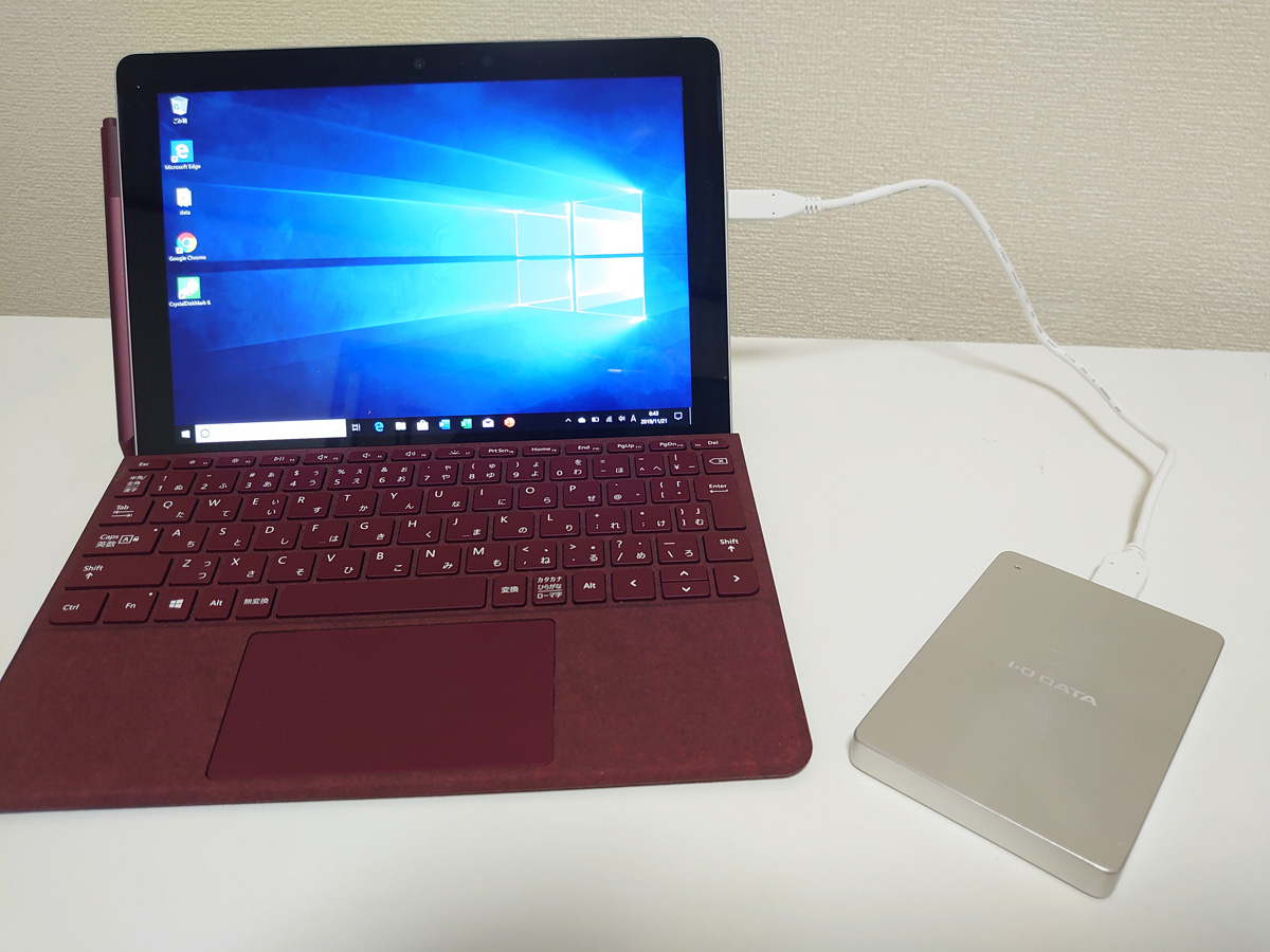 Surface GoにポータブルSSD「SDPX-USCCシリーズ」を接続