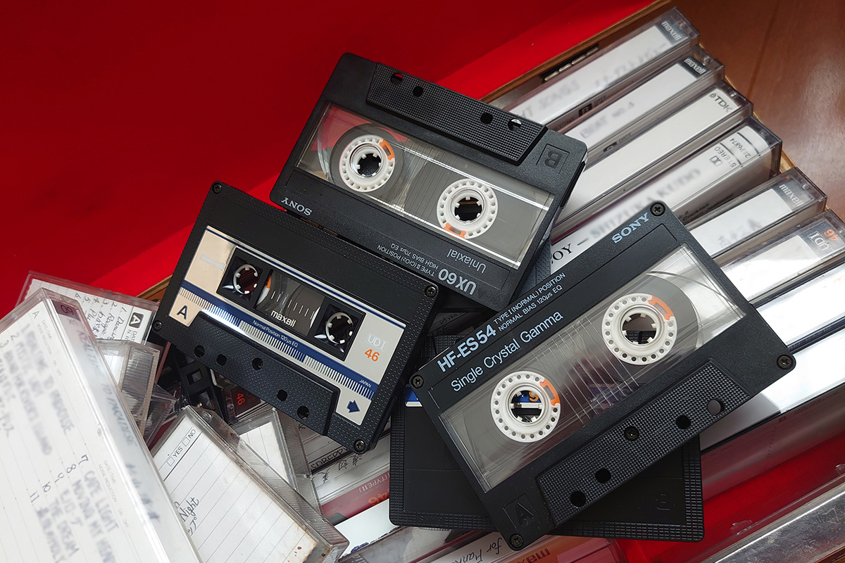 趣味で作成したたくさんのカセットテープ