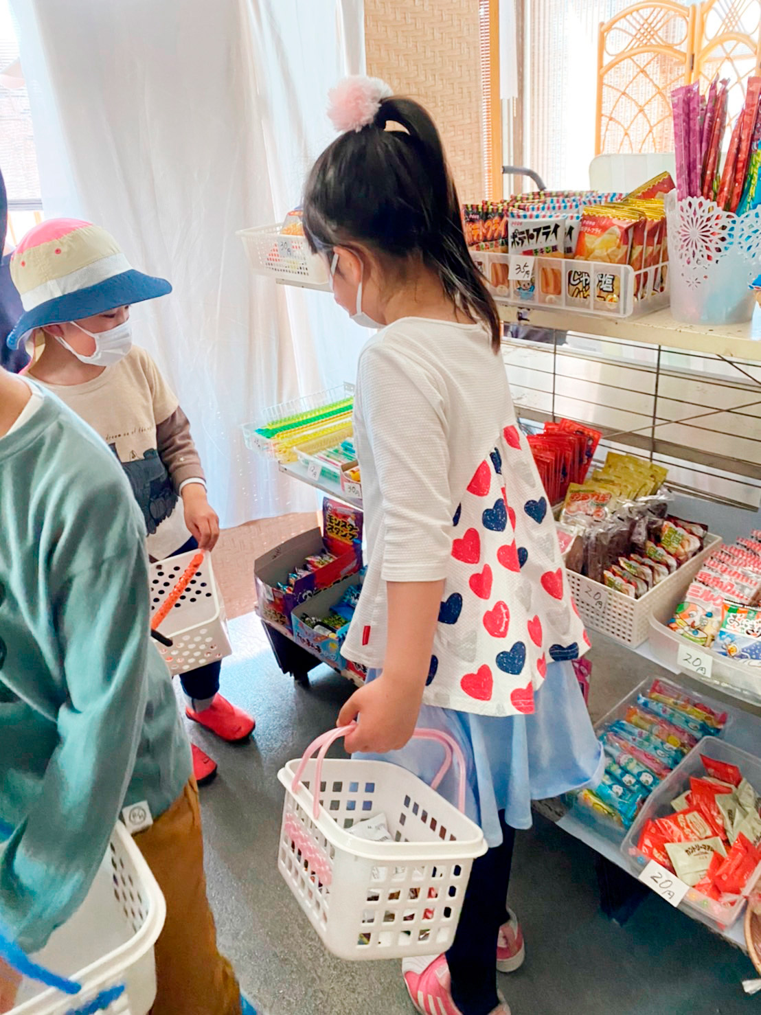 ひとりで駄菓子屋に買い物に行けるようになった