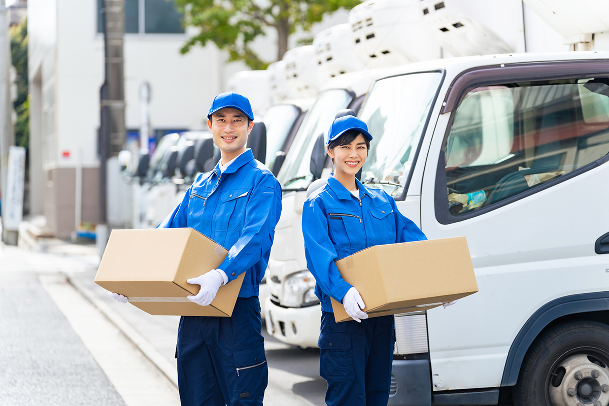 （写真）運転免許証の確認が必要な業界（運送業、レンタカー、教習所など）