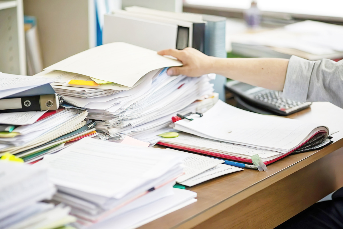 たくさんの紙書類