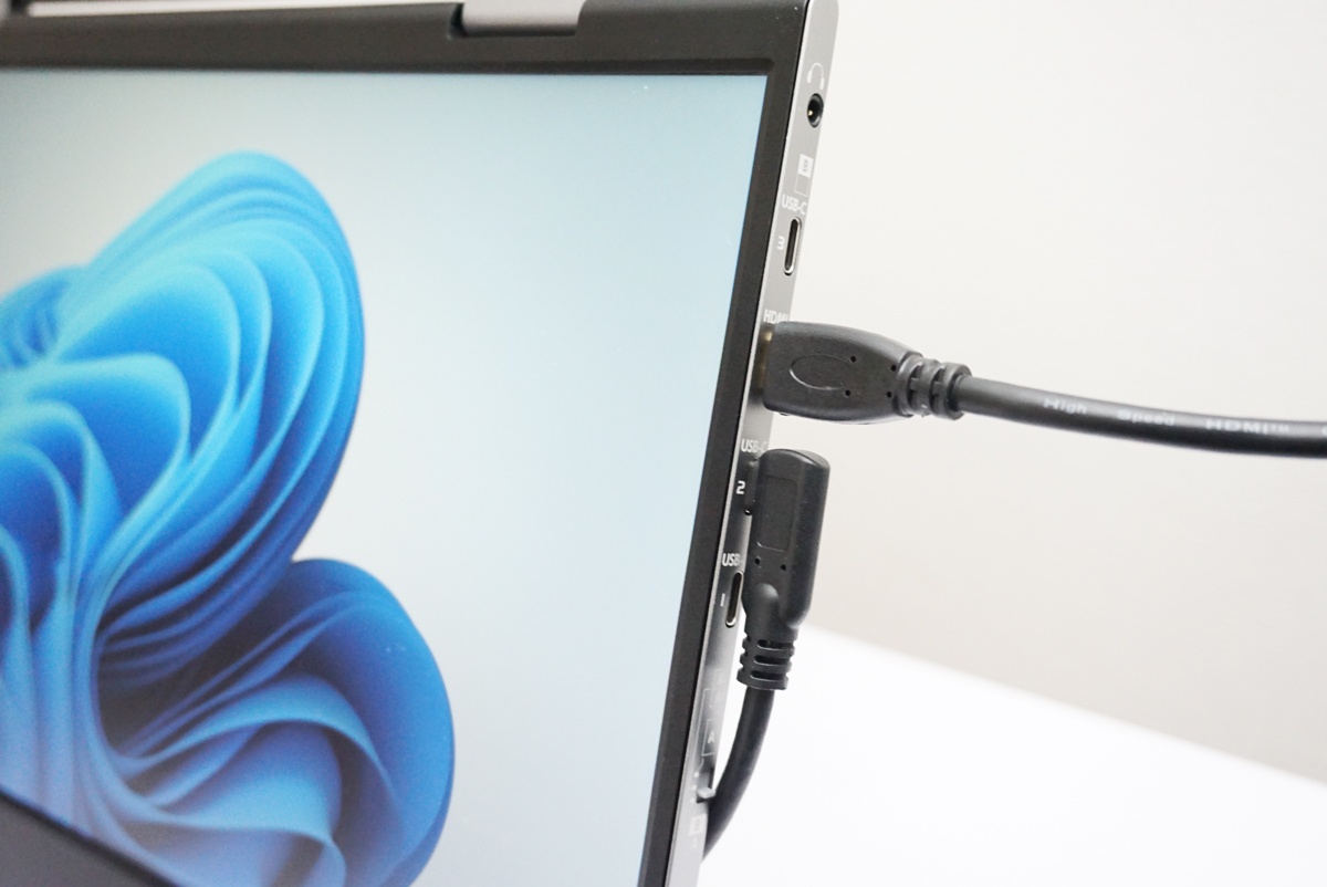 USB Type-CポートとHDMI（ミニ）ポート