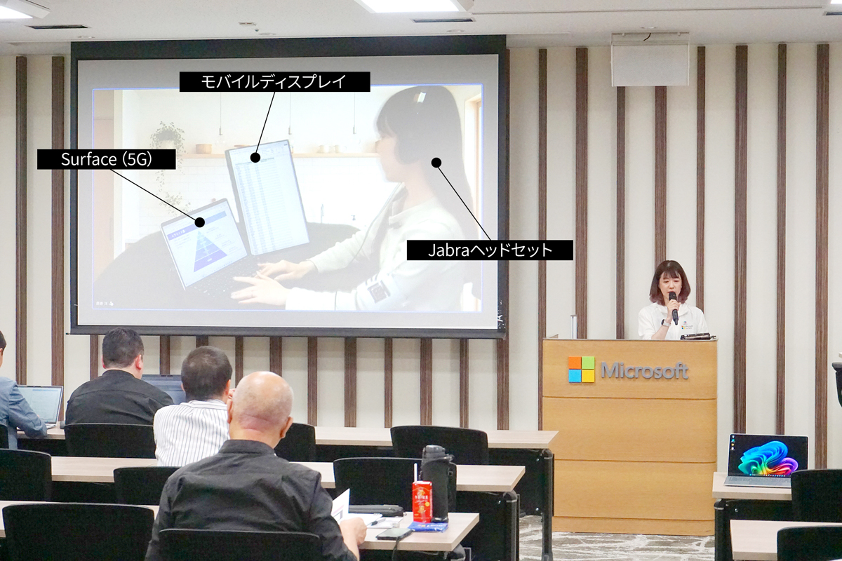 午前・在宅（リビング）　自室がないリビングで作業