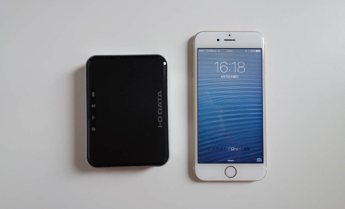 大きさ比較「ポケドラ」（WFS-SR01）とiPhone 6s