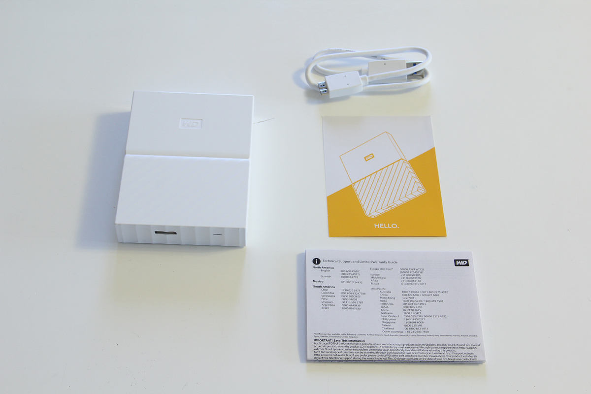 同梱物　My Passport本体、本体と同色のUSB 3.0ケーブル、クイックインストールガイド