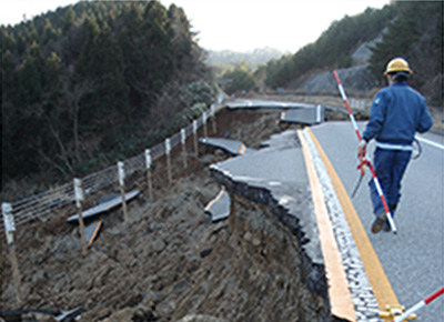 2007年に発生した能登地震の際は、発生直後に社員がいち早く現場に向かい、現場の状況確認などを行い、復旧作業に貢献しました。