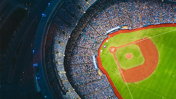 実況解説を聞きながらスポーツ観戦