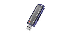 写真：USBメモリー／メモリーカード（SDカード）